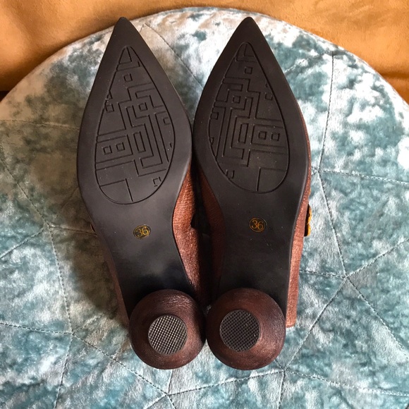 Beautiful Handmade leather clogs - Picture 12 of 15